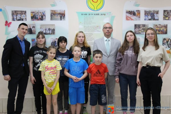 Глава Печоры Валерий Серов пообщался с воспитанниками детского дома