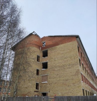 В ухтинском п.Дальний подросток упал с межэтажных перекрытий заброшенного здания
