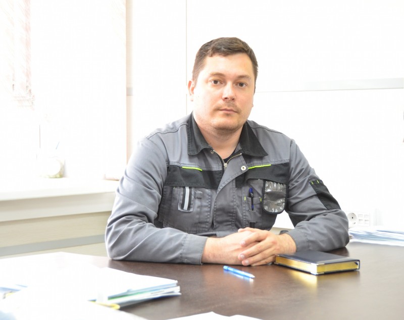 Молодой руководитель цеха на Жешартском ЛПК Роман Пешков рассказал о преимуществах работы на заводе