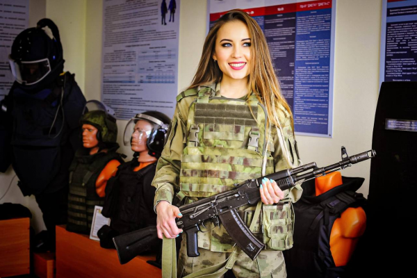 В Сыктывкаре военнослужащая принимает участие в ведомственном конкурсе 