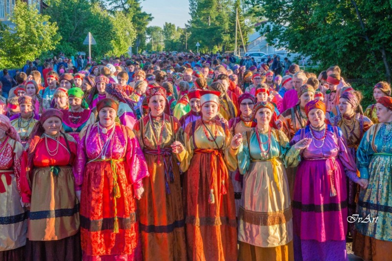 В Ижме традиционной проходкой "Ворота" завершился межрегиональный праздник "Луд"