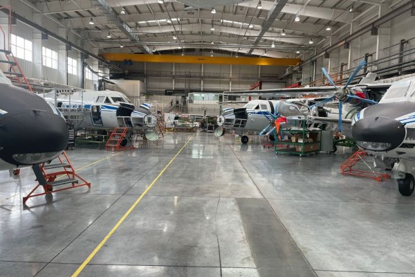 Делегация из Коми посетила завод по производству и сборке самолетов Л-410 и 