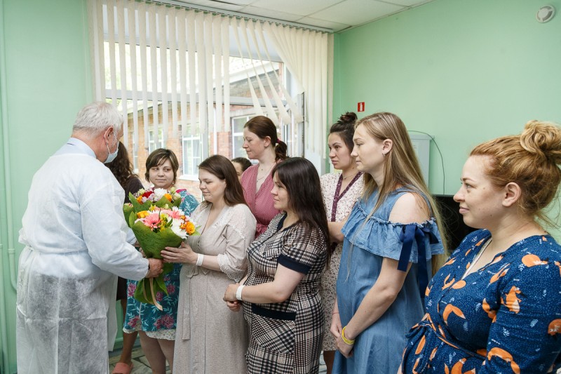 Глава Коми вручил молодым матерям "приданое для новорожденных"