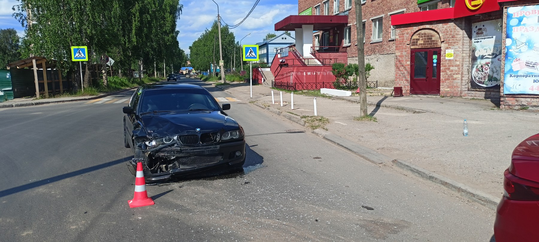 В Сыктывкаре женщина не уступила дорогу и спровоцировала ДТП | 11.07.2022 |  Сыктывкар - БезФормата