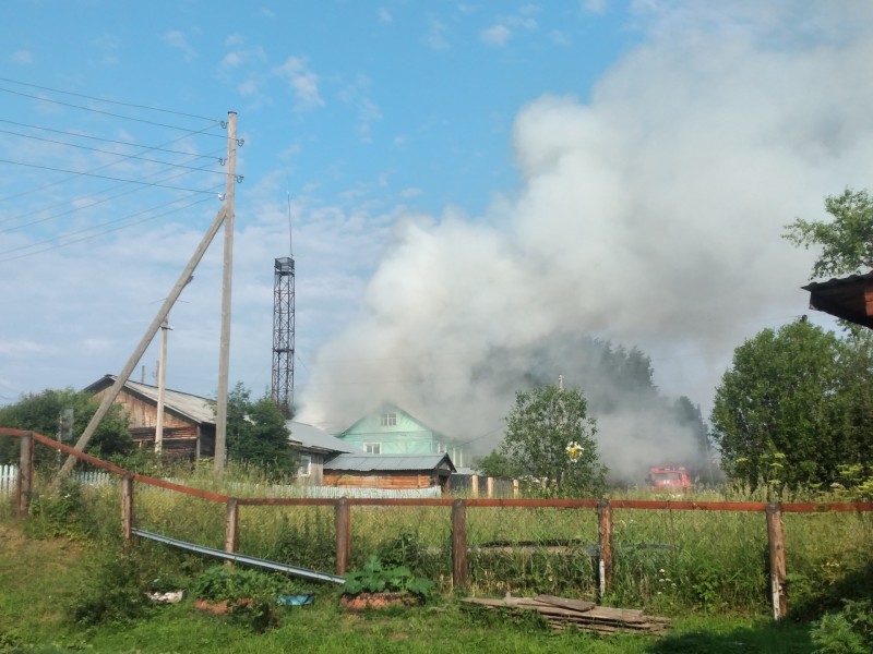На Удоре в условиях действия режима ЧС сгорело здание лесхоза 