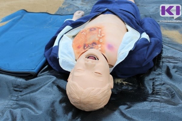 Помочь утонувшему: врачи медицины катастроф Коми дали мастер-класс на пляже Сыктывкара 