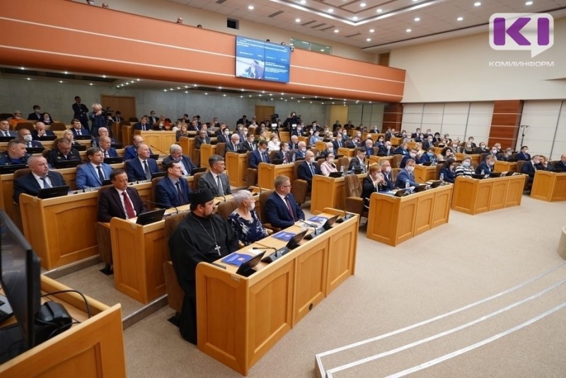 Госсовет Коми разрешил безвозмездную передачу государственной собственности республикам Донбасса