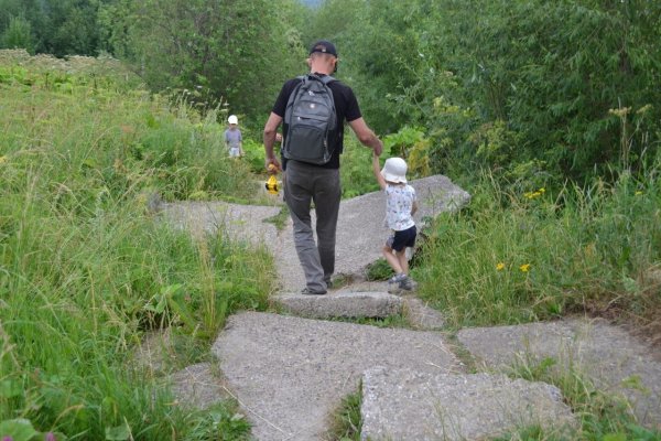 Черт ногу сломит: эжвинцы недовольны аварийной лестницей к пляжу