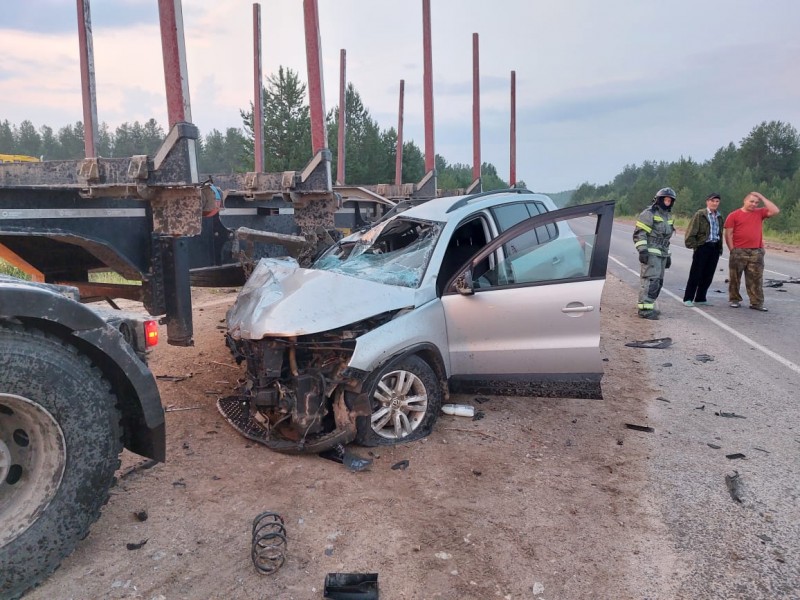 В Усть-Куломском районе водитель большегруза спровоцировал двойное ДТП, в котором пострадал человек
