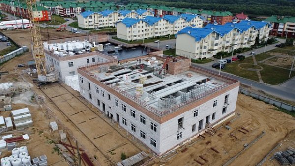 В сыктывкарском микрорайоне Кочпон-Чит продолжается строительство нового детского сада

