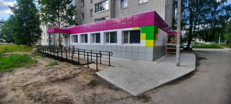 Анатолий Немчинов:"Ремонт библиотеки в Емве будет завершен в срок" 