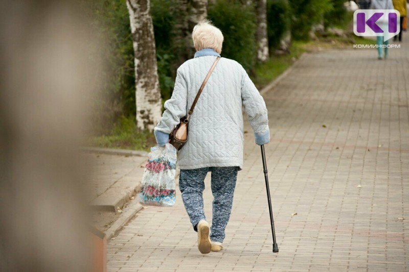В Ухте 76-летней пенсионерке потребовалась помощь медиков и спасателей 