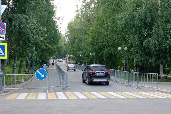 В Сыктывкаре для проезда авто открыли часть ул. Кирова в районе парка