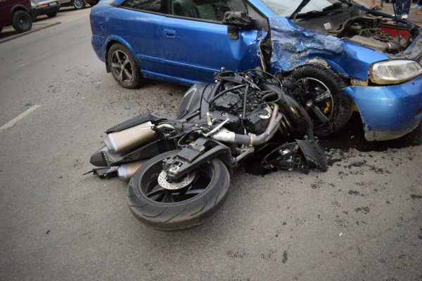 В Ухте в ДТП пострадал мотоциклист
