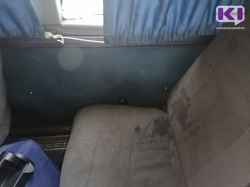 Пассажиры рейсового автобуса по маршруту Сыктывкар - Микунь невольно приняли "душ"

