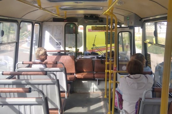 В Сыктывкаре ЗИЛ столкнулся с автобусом, пострадали четыре человека