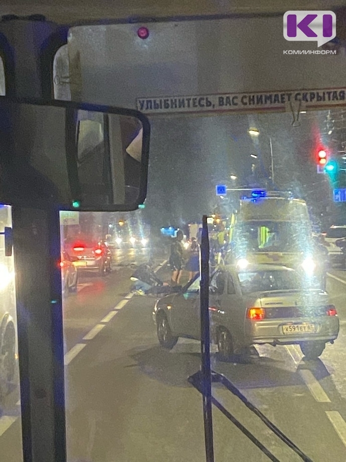 В Сыктывкаре на Октябрьском проспекте сбили мотоциклиста