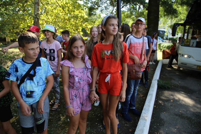 Школьники из Коми в детском лагере в Геленджике подружились с ровесниками из Харькова