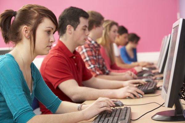 Школьники Коми уже в этом учебном году могут бесплатно научиться программированию

