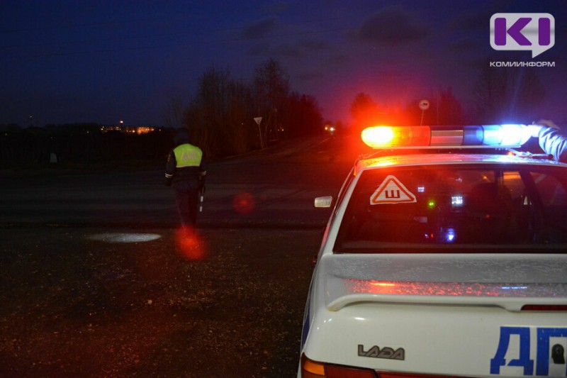 В Сосногорске водитель Kia без прав вылетел в кювет