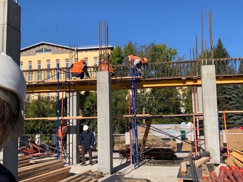 Зампред правительства Коми оценила ход строительных работ на площадке нового корпуса СГУ имени П.Сорокина