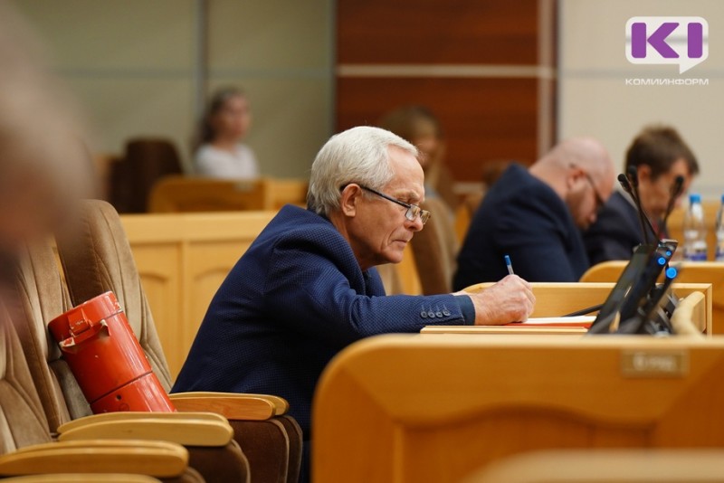 Николая Братенкова лишили права выступления на заседаниях Госсовета до 2 декабря