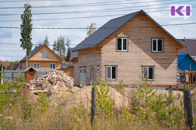 В Коми дачникам дадут право на получение древесины для строительства домов на своих участках
