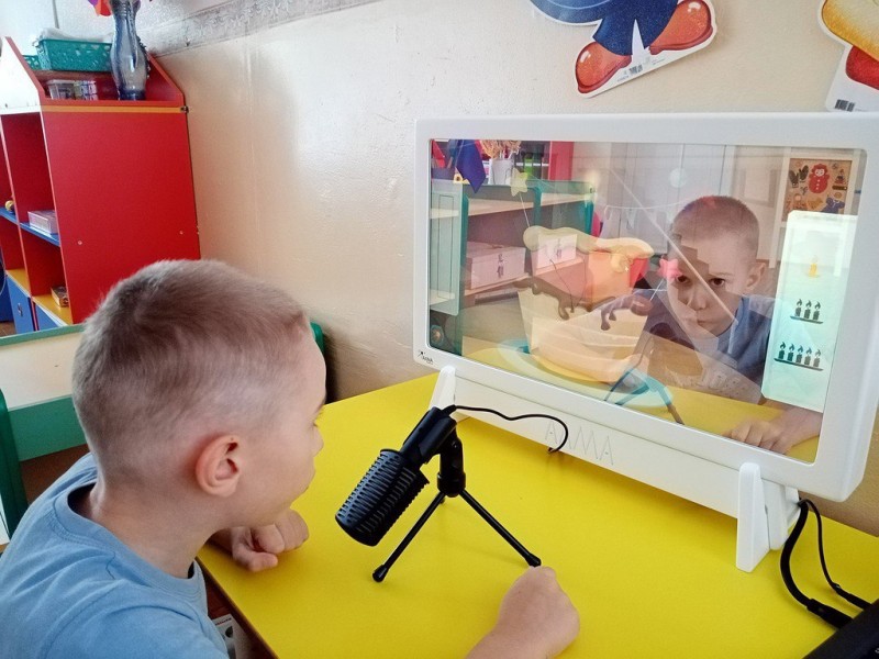 Детский сад в Нижнем Одесе на грант ЛУКОЙЛа приобрел интерактивное оборудование "Умное зеркало"


