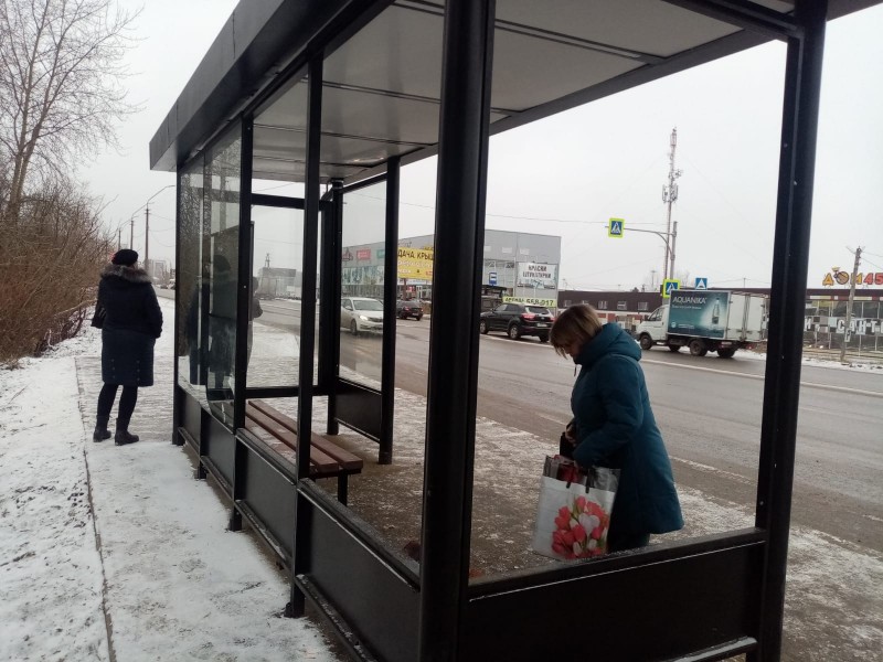 В Сыктывкаре хулиганы разбили новую остановку