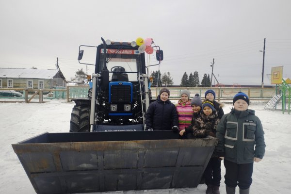 В Усть-Цилемском районе выполнен наказ избирателей: для школы села Хабариха приобретен новый трактор