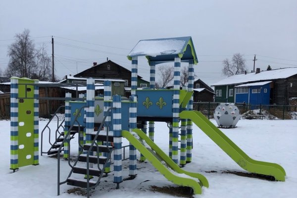 В Усть-Цильме появилась новая детская площадка