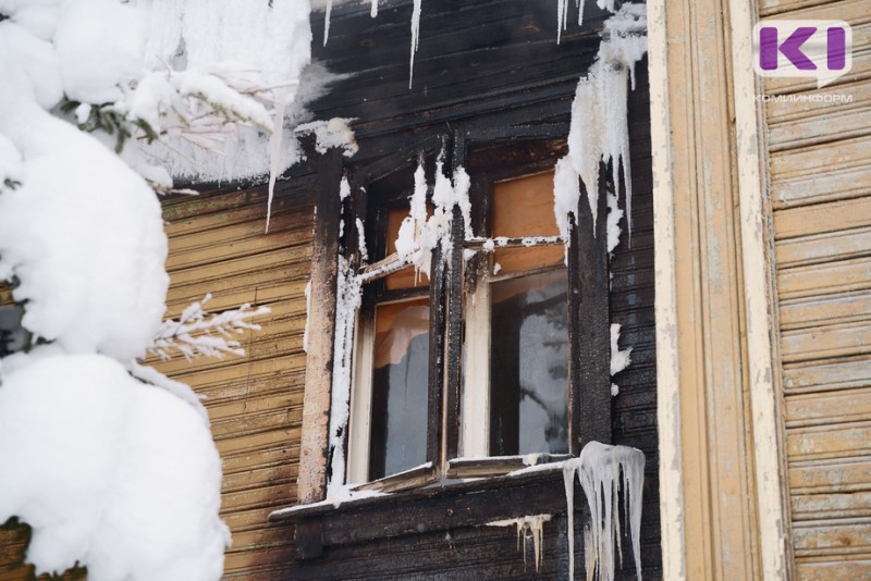 В Ижемском районе горел дом, жильцы эвакуировались