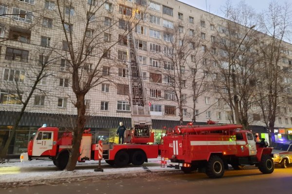 В Сыктывкаре эвакуировали 27 человек из горящего дома