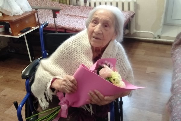 Участнице Великой Отечественной войны Анне Еповой из Усть-Кулома исполнился 101 год