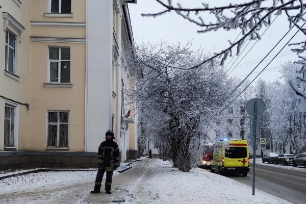 В Сыктывкаре за день сообщили о минировании шести ведомственных зданий