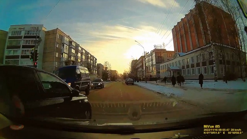 Конфликт двух водителей в Сыктывкаре разрешили сотрудники ГИБДД