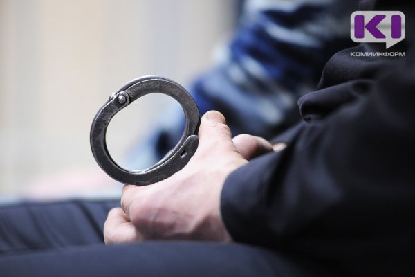 МВД запретило надевать наручники на женщин, детей и фигурантов экономических дел