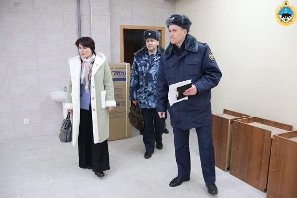 Вера Железцова осмотрела отремонтированный исправительный центр в Сыктывкаре

