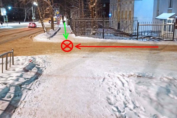 В Сыктывкаре водитель Nissan X-Trail сбил пешехода и скрылся с места ДТП