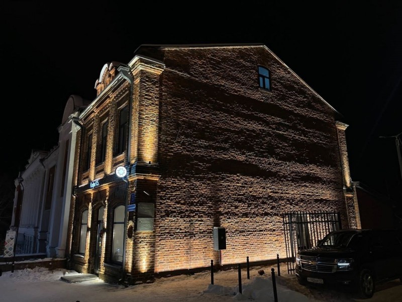 Дом купца Оплеснина в столице Коми обрел архитектурную подсветку
