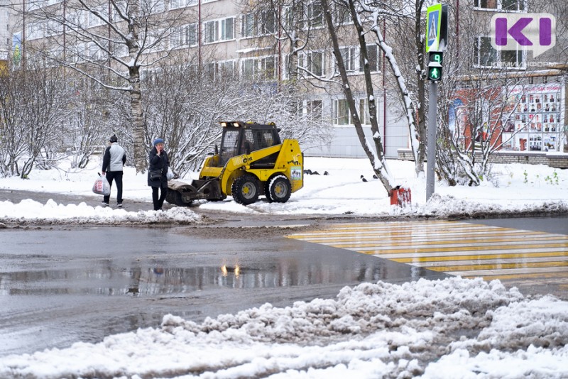 С начала сезона с улиц Сыктывкара вывезли 8 тысяч кубометров снега