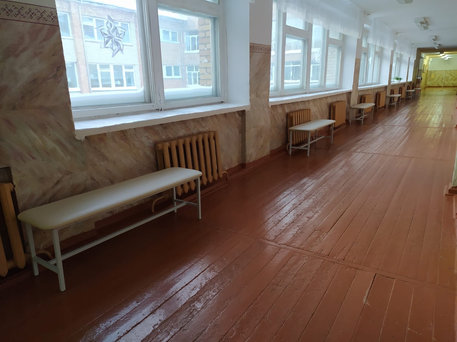 школьные скамейки в коридор