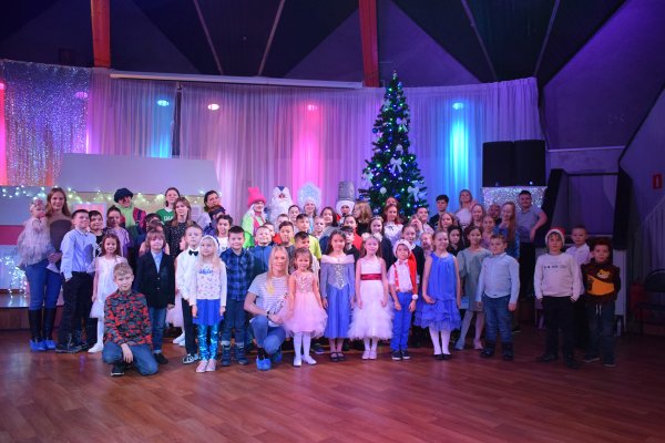 Юные сыктывкарцы приняли участие в новогодней ёлке председателя Совета Сыктывкара

