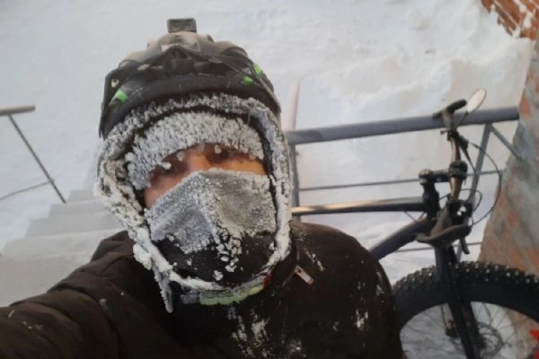 48-летний воркутинец проехал 16 километров на велосипеде в сорокаградусный мороз