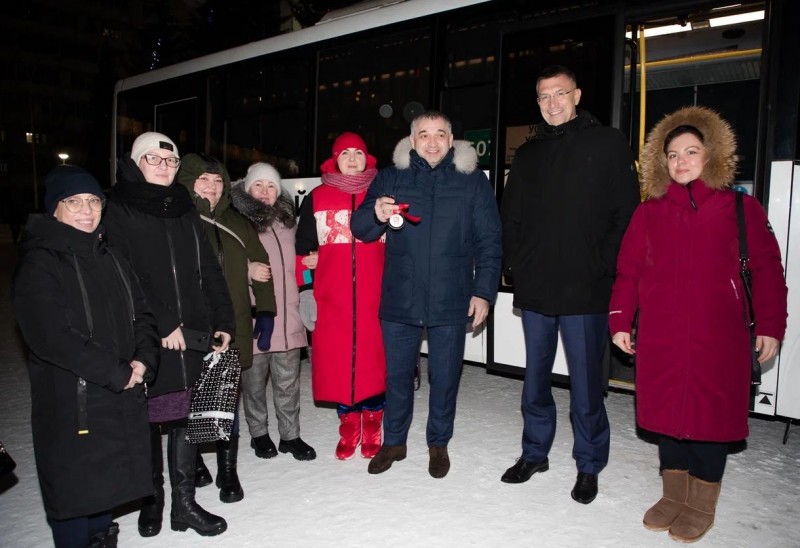 ЛУКОЙЛ приобрел автобус для усинских сельчан


