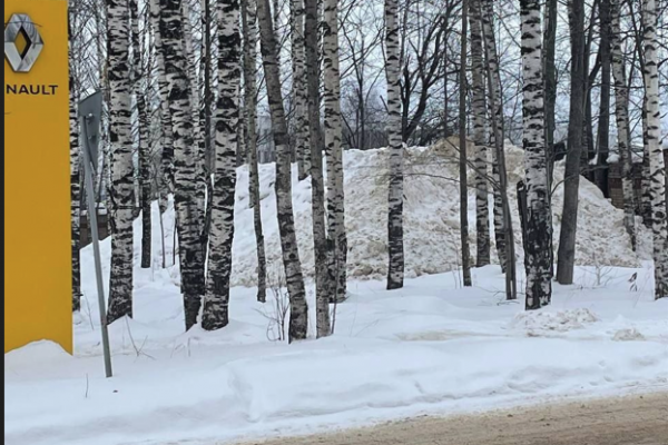 Администрация Сыктывкара требует от подрядчиков вывозить убранный снег на полигон