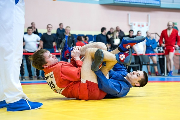 Четыре золотых медали завоевали самбисты Коми на первенстве СЗФО России