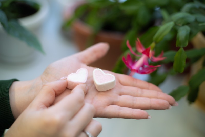 Любовь проходит: спрос на подарки к 14 февраля упал вдвое

