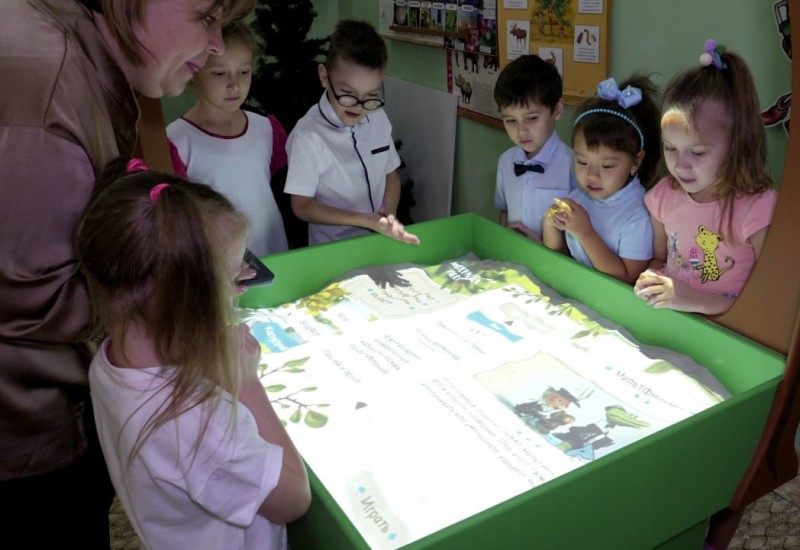 В детском саду Печоры при поддержке ЛУКОЙЛа появилась интерактивная песочница


