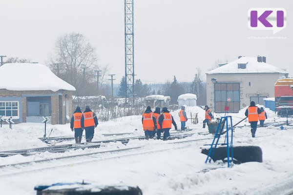 Пассажирские поезда в Коми задержали на 3 часа 